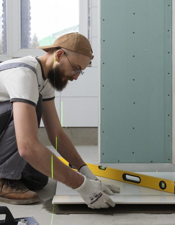 tiler-working-renovation-apartment (1)